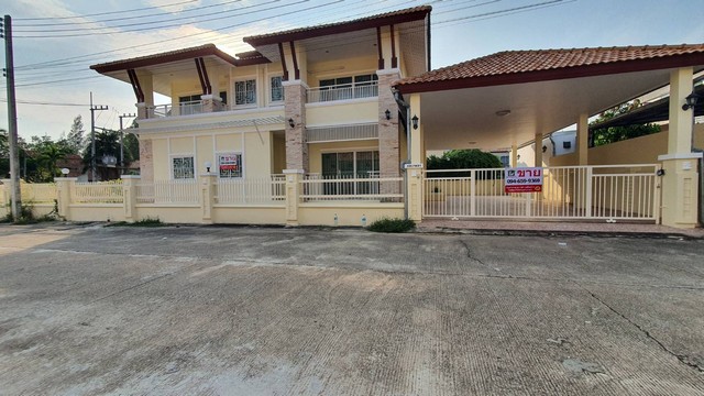 ติดต่อ นีน่านิค : 094-6599-369E-mail : nj.property21@gmail.comบ้านเดี่ยวหลังใหญ่ ทีดับบิ้ว การ์เด้นฮิลล์ (T.W. Garden Hill)  ตรงข้ามอัยการพัทยา นาจอมเทียน  พัทยา 128 ตรว. พร้อมเฟอร์นิเจอร์บ้านเดี่ยวหลังใหญ่ 128 ตรว. สภาพดีมาก พร้อมอยู่รายละเอียด :-บ้านเดี่ยว 2 ชั้น 4 ห้องนอน 5 ห้องน้ำ  -ห้องครัว, ห้องนั่งเล่น, ห้องรับแขก, ห้องโถง-ชั้นล่างมีห้องนอนสำหรับผู้ใหญ่และห้องน้ำในตัว -พร้อมเฟอร์นิเจอร์ ติดแอร์ทุกห้