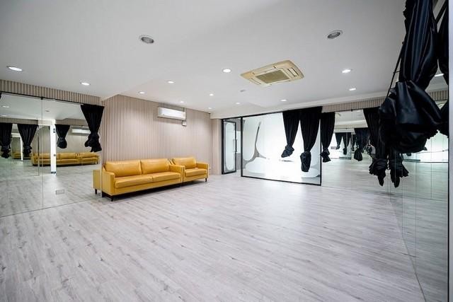 POR4031 ขาย อาคาร สํานักงาน  ซอยพัฒนาการ 31/1 พร้อมลิฟท์ ใกล้ตึก True Tower รีโนเวทใหม่พร้อมเข้าอยู่ เข้าซอยไม่ลึก เดินทางสะดวก ปลอดภัย