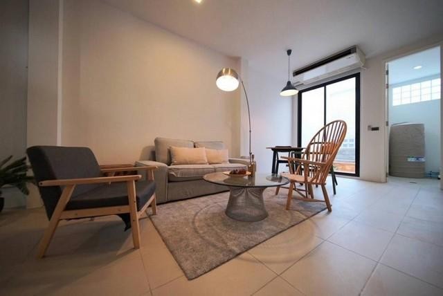 POR4027 ให้เช่า ทาวน์โฮม ซอยศูนย์วิจัย เพชรบุรี47 ห้วยขวาง คลองตันเดินทางสะดวก เฟอร์นิเจอร์พร้อมอยู่