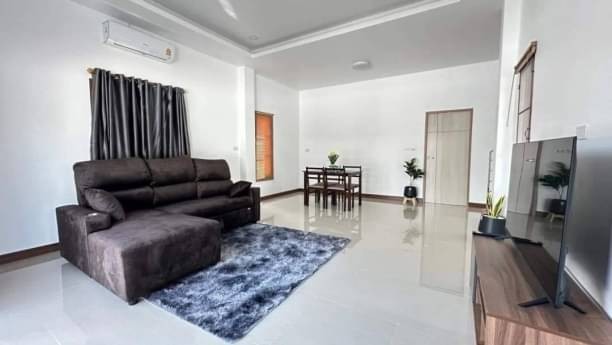 ให้เช่า 25,000 บาท บ้านเดี่ยว 2 ชั้น สร้างเสร็จใหม่ หลังกาดฝรั่ง บ้านสวย กว้างขวาง น่าอยู่ เป็นส่วนตัว เฟอร์นิเจอร์ครบ พร้อมเข้าอยู่ได้เลย