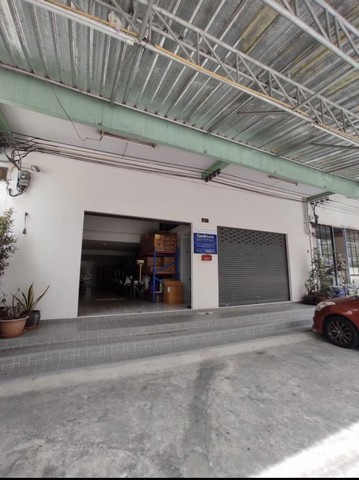 ขายอาคารพาณิชย์มีชั้นลอย 2คูหา ติดถนนแฮปปี้แลนด์ ใกล้เดอะมอลล์บางกะปิ แมคโครลาดพร้าว ใกล้btsสายสีเหลือง ตึกพร้อมใช้งาน