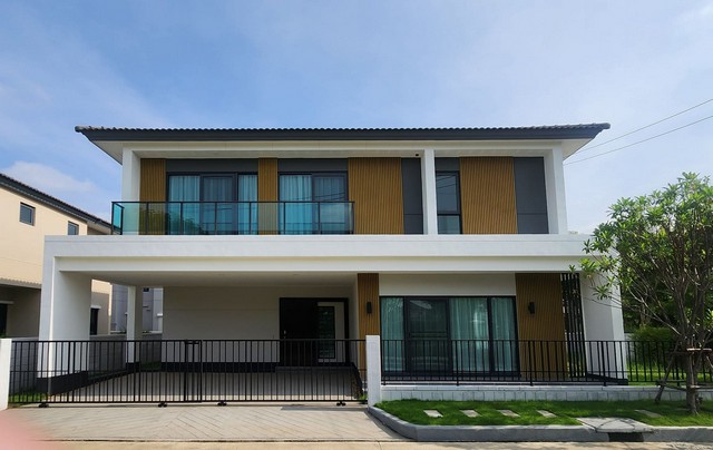 ขายบ้านเดี่ยว 2 ชั้นหลังมุม 64 ตรว. 4 ห้องนอน โครงการเซนโทร CENTRO อ่อนนุช-สุวรรณภูมิ ซอยกิ่งแก้ว 37 ใหญ่สุดของโครงการ ตกแต่งครบพร้อมอยู่ 