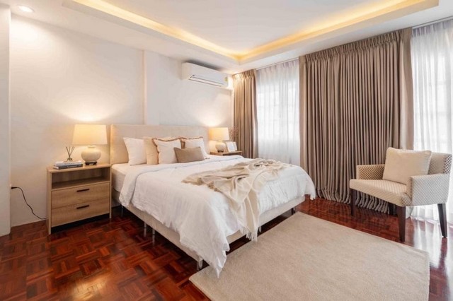 EPL-HR3271 บ้านเดี่ยว 2 ชั้น ถนนรัชดาซอย 19 หรือวิภาวดีซอย 16 พื้นที่ใช้สอย 300 ตารางเมต 200 ตารางวา 5ห้องนอน 3ห้องน้ำ