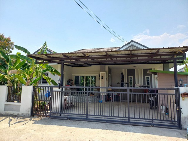 ขายบ้านชั้นเดียว 78ตรว. ​3นอน2น้ำ 2.35ลบ. ใกล้ ตลาดหางดง ต.หางดง อ.หางดง เชียงใหม่ขายบ้านชั้นเดียว  ที่ดิน 78 ตรว. เนื้อที่ใช้สอย 112 ตรม.ไม่ไกลจาก ร.ร.เทศบาลหางดง ตลาดหางดงพิกัด : ต.หางดง อ.หางดง จ.เชียงใหม่ราคา 2.35 ล้านบาท (2,350,000 บาท) โอนคนละครึ่ง- ​3 ห้องนอน 2 ห้องน้ำ- ​1 ห้องรับแขก 1 ห้องครัว 1 ยิม- ​จอดรถได้ 2 คัน มีสวนหน้าบ้านและข้างบ้าน มีห้องเก็บของนอกบ้าน 1 หลัง- ​แถมแอร์​4ตัว (สภา