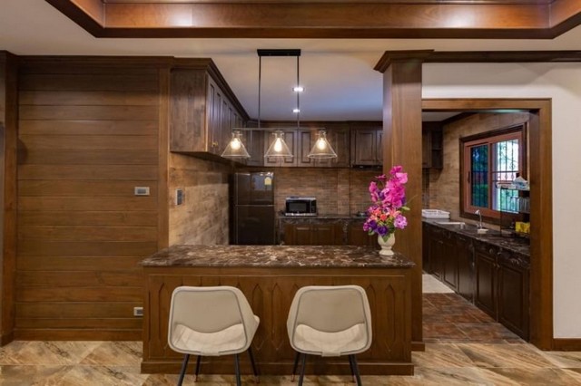 ให้เช่าพูลวิลล่าด้านในไม้สัก หลังติดน้ำ พร้อมเฟอร์ สันทราย