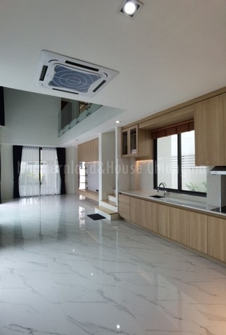 พูลวิลล่าสร้างใหม่ มินิมอลโมเดิร์น เฟอร์ครบ ท่าวังตาล สารภี