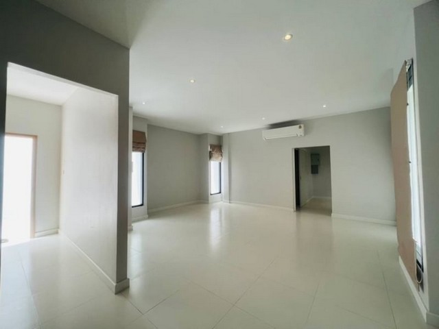 พูลวิลล่า รีโนเวทใหม่ เวิลด์คลับแลนด์ หนองควาย