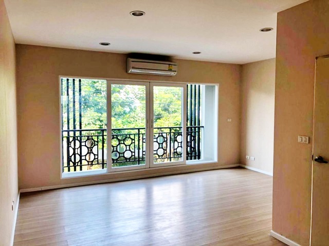 พระราม 9 วิวสวน 17ตรว.APL หัวหมาก ให้เช่าโฮมออฟฟิศ 3 ชั้น 145ตรม. 3นอน 3น้ำ 1จอดรถ 3แอร์ หน้าบ้านทิศเหนือ