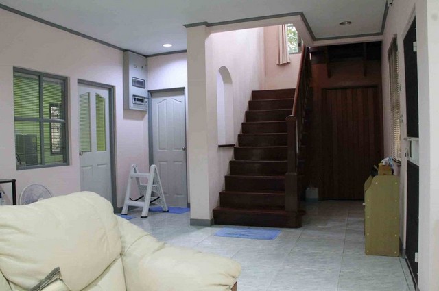 บ้านเช่า 2 ชั้น แต่งพร้อมเข้าอยู่ ใจกลางบางชัน ใกล้รถไฟฟ้า MRT สะดวก ครบครัน มัณฑนา-พระยาสุเรนทร์