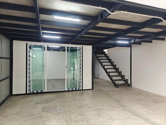 ให้เช่าโกดังพร้อมออฟฟิศ 160 ตร.ม. ย่านพัฒนาการ 44 เขตสวนหลวง ใกล้ MRT หัวหมาก ใกล้ทางด่วน