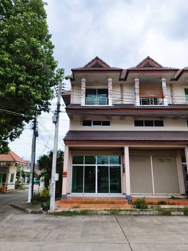 ขายต่ำกว่าราคาประเมิน 2.99 ล.เท่านั้น 17 ตรว. อาคารพาณิชย์ 3 ชั้น ต้นเปา สันกำแพง ติดถนน แปลงมุม เหมาะสำหรับทำธุรกิจ ออฟฟิศ ค้าขาย