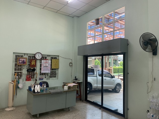 อาคาร ขายถูกโรงงาน+โกดัง+สำนักงาน+บ้านพักอาศัย (แปลงหัวมุม) โครงการแลนด์ แอนด์ แฟคทอรี่เฮ้าส์ พร้อมเฟอร์ ฯ. (8.5 ล้านบาท)  ใกล้ โครงการแลนด์ แอนด์ แฟคทอรี่เฮ้าส์ 8500000 THB  0 Rai 1 งาน 8 ตร.วา ราคาดีสุด