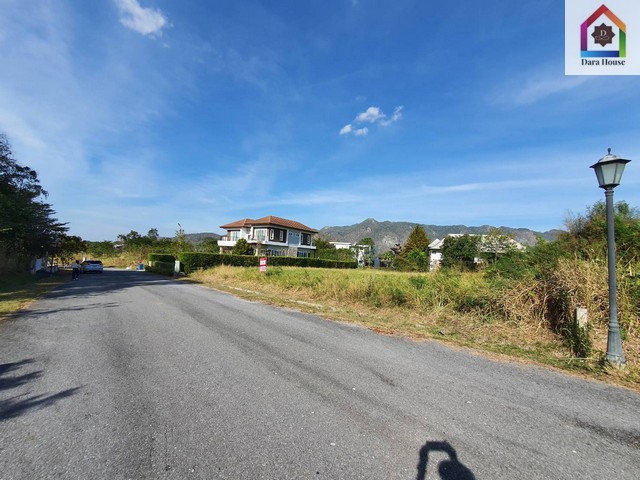 ขายที่ดิน หมู่บ้านภูภัทรา เขาใหญ่ อ.ปากช่อง นครราชสีมา 340 ตร.ว ทำเลดี เหมาะกับการสร้างที่พักอาศัย