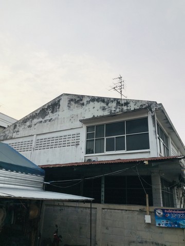 โรงงานให้เช่าโกดังให้เช่าอยู่ถนนรามอินทราเขตมีนบุรีกรุงเทพมหานครมีเนื้อที่ขนาด300ตรว.พื้นที่ใช้สอย1200ตรม.
