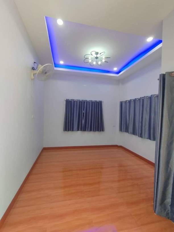 โซนป่าแดด ให้เช่า 20,000 บาท/เดือน 100 ตรว. บ้านสร้างใหม่ ใกล้สนามบิน เฟอร์นิเจอร์ครบ พร้อมเข้าอยู่ได้เลย เดินทางสะดวกสบายสุดๆ