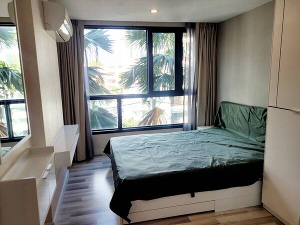 ขายด่วน คอนโด The Cube Plus แจ้งวัฒนะ ห้องริม 1 ห้องนอน 1 ห้องน้ำ 1 ที่จอดรถ ใจกลางเมืองใกล้รถไฟฟ้า BTS พร้อมอยู่ ซอยแจ้งวัฒนะ 10 แขวงทุ่งสองห้อง เขตหลักสี่ กทม.10210รายละเอียดขนาด 27.86 ตร.ม.1 ห้องนอน 1 ห้องน้ำ , 1 ที่จอดรถ ,ห้องรับแขก , ห้องครัว . ชั้นที่ 4 ห้องริม มองเห็นสระว่ายน้ำจากหน้าห้องพักมีแอร์ให้ 2 ตัว , พื้นปูกระเบื้อง , ตกแต่งครบพร้อมอยู่ เฟอร์นิเจอร์ Built-inค่าน้ำยูนิตละ 18 บาท , ชำร