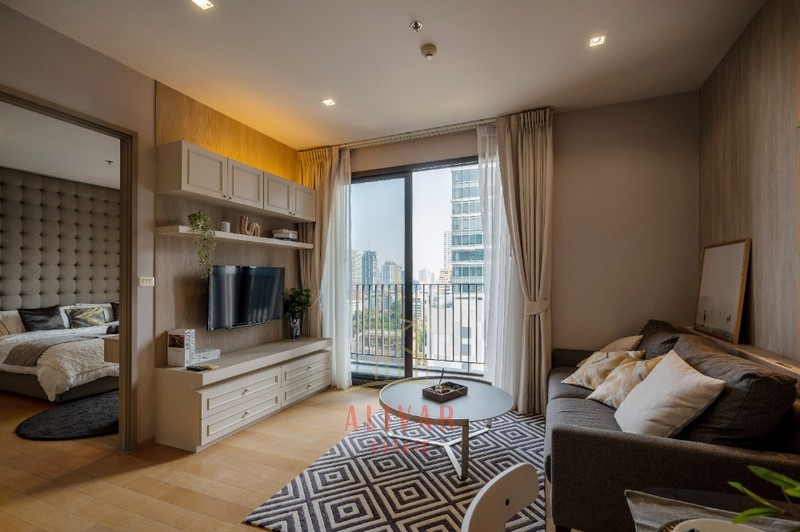 SC040124 Condo for sale HQ THONGLOR Fully Furnished near BTS ThonglorFor sale 9.5 million bahtdetails- Room size 50.89 sq m.- 1 bedroom, 1 bathroom with bathtub- 18th floor, city view, unblocked view- High ceiling roomfacilities- Swimming pool / fitness / garden / shuttle- Wi-Fi Internet in the lobby and swimming pool area- Security guard, project CCTV, Key Card doorNearby landmarks- BTS Thonglor- Market Place- Thonglor Police Station- DONKI Department StoreLocation Sukhumvit 55 Road (Soi Thonglor), Khlong Toei Nuea Subdistrict, Watthana District, Bangkok.Contact Line: @alivar  click https://line.me/R/ti/p/@180acmsuCALL     : 088-691-4246 Email : alivarestate@gmail.com Wechat  : alivar2442A LIVAR ESTATE CO.,LTD