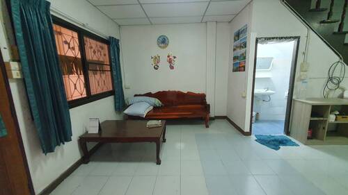 ขายถูกทาวน์เฮ้าส 3 ชั้น หมู่บ้านพงษ์ศิริชัย 4 17 ตรว. 4 ห้องนอน 3 ห้องน้ำ 1 ที่จอดรถ ฟรีเฟอร์ฯ หน้าบ้านหันทางทิศตะวันออก บ้านเลขที่สวย