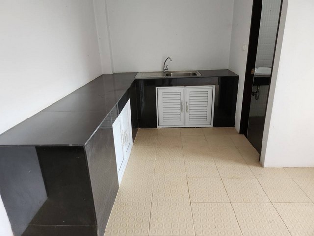 ขายอาคารพาณิชย์ 3 ชั้น 2 คูหาอยู่ใจกลางเมืองเทศบาล เหมาะสำหรับทำธุรกิจและที่อยู่อาศัย อำเภอธาตุพนม จังหวัดนครพนม