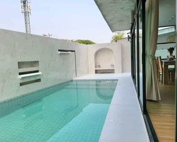 ขาย/ให้เช่า บ้านพูลวิลล่า สไตล์โมเดิร์น เฟอร์ครบ พร้อมเข้าอยู่ได้เลย ใกล้เมือง เดินทางสะดวกสุดๆ