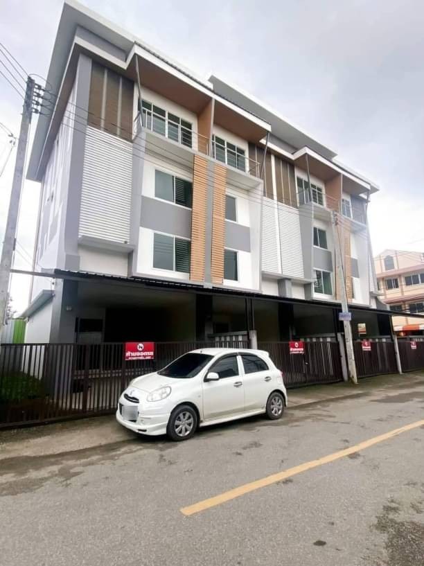 ให้เช่า 20,000 บาท/เดือน อาคารพาณิชย์ 4 ชั้น ใกล้เซ็นทรัลเฟสติวัล วิวดอยสุเทพ เฟอร์นิเจอร์ครบ ใกล้เมือง เดินทางสะดวก #พร้อมเข้าอยู่