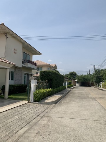 ขายบ้านเดี่ยว 2 ชั้น 89.80 ตรว. ศุภาลัย พาร์ควิลล์ ร่มเกล้า-สุวรรณภูมิ ติดถนนใหญ่ มีนบุรี ร่มเกล้า กรุงเทพกรีฑาตัดใหม่ เฟอร์พร้อมอยู่