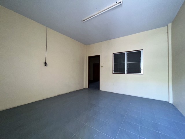 ขายอาคารพาณิชย์โครงการ เมืองทองแลนด์แอนด์เฮ้าส์ 6 ศรีราชา จังหวัดชลบุรี BCN 0310