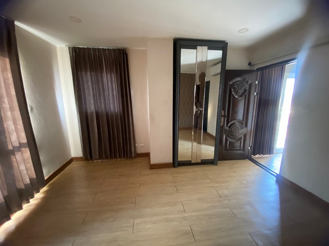 ขายคอนโดโครงการ เดอะคริสตัลคอนโด ศรีราชา จังหวัดชลบุรี BB 14739