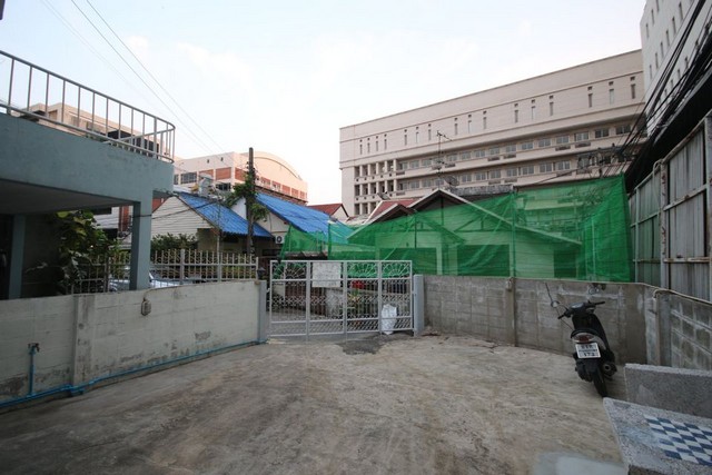 [B990]ให้เช่า 12k ทาวน์เฮ้าส์ หลังริม ประชาชื่น 12 ทุ่งสองห้อง เขตหลักสี่  หลังธุรกิจบัณฑิตย์ รีโนเวทใหม่ทั้งหลัง