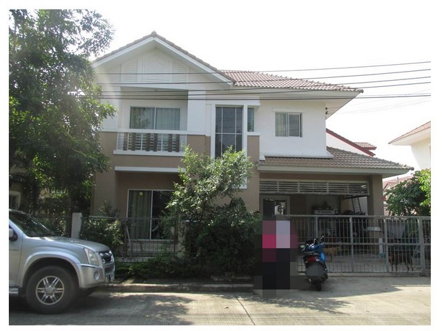 รายละเอียดเพิ่มเติมCode ID : PG-BKK600021ราคาขาย      4,300,000 บาท- ขนาดพื้นที่ : 54.60 ตร.ว- พื้นที่ใช้สอย :  139.56 ตร.ม- จำนวนห้อง : - ห้องนอน - ห้องน้ำ- ที่จอดรถ :   1-2 คัน- บ้านเดี่ยว :     2 ชั้น- บ้านเดี่ยวหันไปทางทิศ : -พิกัดทรัพย์ :   https://maps.app.goo.gl/Acue4xKPuzD9FF1A9สถานที่ใกล้เคียง- ใกล้บิ๊กซี เอ็กซ์ตร้า เพชรเกษม 2- ใกล้บิ๊กซี ซูเปอร์เซ็นเตอร์ เพชรเกษม หลักสอง- ใกล้ดูโฮม เพชรเกษม- ใกล้แม็คโคร อ้อมน้อยสอบถามเพิ่มเติม/นัด