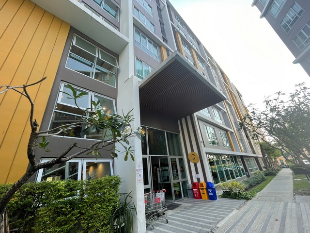   รายละเอียดเพิ่มเติม Code ID : BB 13199  ราคาขาย 1,782,000  บาท- ขนาดพื้นที่ :  30.42 - จำนวนห้อง :  1 ห้องนอน 1 ห้องน้ำ - ชั้น : 8     - อาคาร : C พิกัดทรัพย์ : https://maps.app.goo.gl/RCZa5usSyMuMroPj6    สถานที่ใกล้เคียง- ใกล้ชายหาดบางแสน- ใกล้มหาวิทยาลัยบูรพา - ใกล้ห้างแหลมทองสอบถามเพิ่มเติม/นัดชมโทร. 097-419-5982(พลอย)โทร. 096-932-4624(ออมสิน)Line : @panaya (มี@ด้านหน้า)ปรึกษาสินเชื่อฟรี One Stop Service ดูแลตั้งแต่ต้นจนจบบริษัท ปณยาคิดดี จำกัด