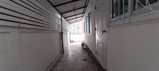 ขายทาวน์เฮ้าส์โครงการ บ้านอยู่สบาย พานทอง จังหวัดชลบุรี AJ 1122