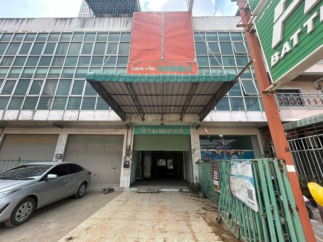  รายละเอียดเพิ่มเติม Code ID : AP 0869  ราคาขาย  3,330,000 บาท- ขนาดพื้นที่ :  22.3 ตรว- จำนวนห้อง :  2 ห้องนอน 3 ห้องน้ำ - ที่จอดรถ :   1    คันพิกัดทรัพย์ : https://maps.app.goo.gl/ZKn5dxYX111pspCd8    สถานที่ใกล้เคียง- ใกล้เซ็นทรัลชลบุรี- ใกล้นิคมอุตสาหกรรมปิ่นทอง - ใกล้วิทยาลัยเทคโนโลยีศรีราชา- ใกล้โรงพยาบาลแหลมฉบัง สอบถามเพิ่มเติม/นัดชมโทร. 097-419-5982(พลอย)โทร. 096-932-4624(ออมสิน)Line : @panaya (มี@ด้านหน้า)ปรึกษาสินเชื่อฟรี One Stop Service ดูแลตั้งแ�