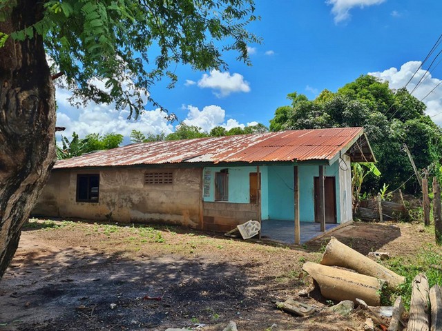 รายละเอียดเพิ่มเติม Code ID :  PAP7-0334   ราคาขาย  660,000  บาท- ขนาดพื้นที่ :  129 ตรว.  - พื้นที่ใช้สอย :  258 ตรม.  - จำนวนห้อง :   2 ห้องนอน 2 ห้องน้ำ  - ที่จอดรถ :  1 คัน- บ้านหันทางทิศ :  ใต้ พิกัดทรัพย์ :  https://maps.app.goo.gl/tyeNoHmETskoUAcf9    สถานที่ใกล้เคียง - ใกล้  โรงเรียนบ้านอีหลุ่ง- ใกล้  โรงพยาบาลอุดรธานี- ใกล้  มหาวิทยาลัยราชภัฏอุดรธานี- ใกล้  ท่าอากาศยานนานาชาติอุดรธานีสอบถามเพิ่มเติม/นัดชมโทร. 097-419-5982(พลอย)โทร. 096-932-4624(�