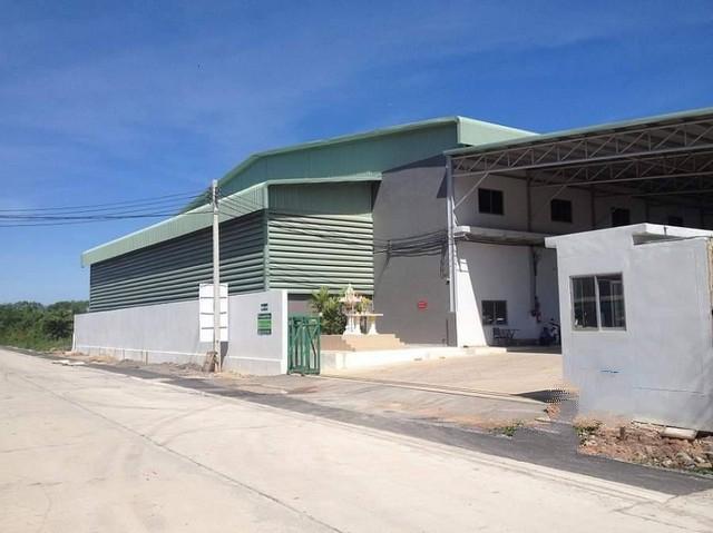 ให้เช่าโกดังคลังสินค้า750 ตร.ม.ซอยเทียนทะเลบางขุนเทียนขอใบอนุญาตโรงงานได้ราคาเช่า 55,000 บาท / เดือน ( ประกัน 2 เดือน ล่วงหน้า 1 เดือน )ที่ตั้ง ถนนเทียนทะเล ซอยเทียนทะเล แขวงแสมดำ เขตบางขุนเทียน กรุงเทพมหานครติดต่อ : คุณภัสพงณ์ 063-409-8164Line : deedaa23พื้นที่ใช้สอย 750 ตารางเมตร จำนวน 2 ห้องออฟฟิศ 2 ห้องน้ำ จอดรถ 2 คันหลังคาโปร่งสูง 15 เมตร อากาศถ่ายเทสะดวก รถตู้คอนเทนเนอร์ 40 ฟุตเข้า-ออก�