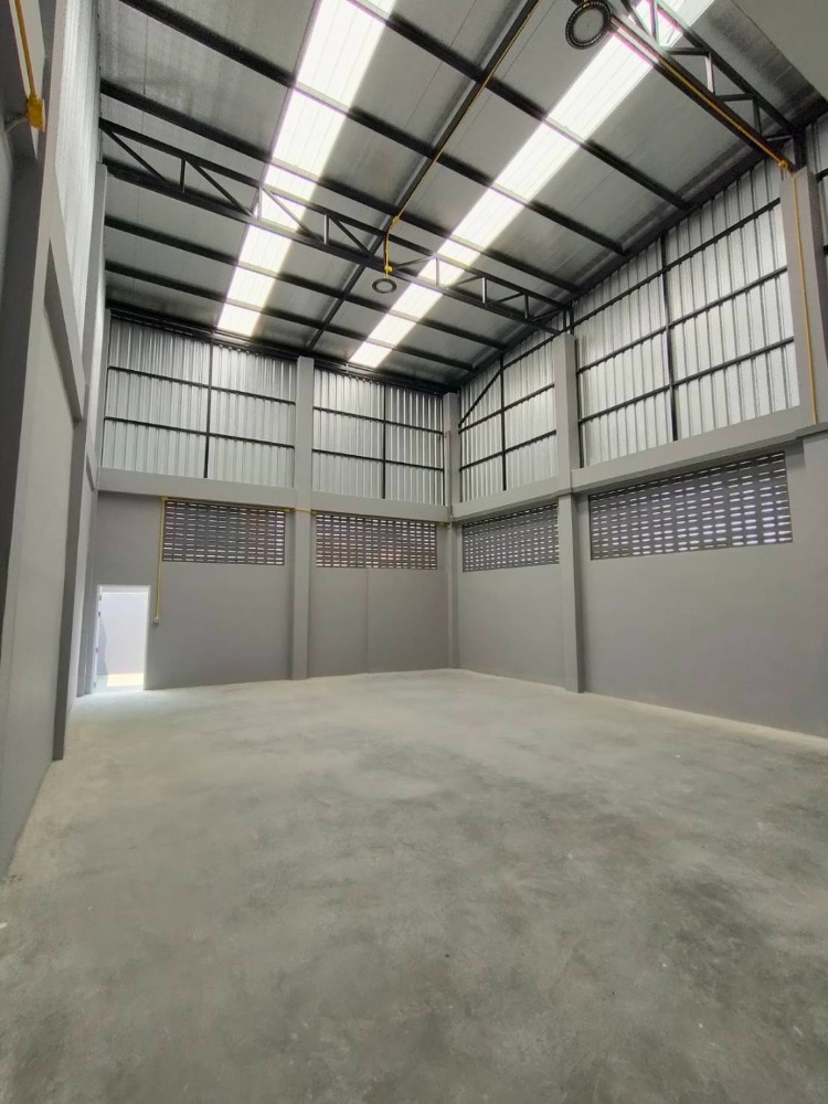 ให้เช่าโฮมออฟฟิศ450 ตร.มพร้อมโกดังสร้างใหม่ย่านบางใหญ่ นนทบุรี ซอยกัตนา ไฟฟ้า3เฟส30แอมป์ราคาเช่า 42,000 บาท / เดือน ( สัญญาขั้นต่ำ 1 ปี ประกัน 2 เดือน ล่วงหน้า 1 เดือน )ที่ตั้ง ถนนบางใหญ่-บางคูลัด ซอยกันตนา ตำบล บางม่วง อำเภอบางใหญ่ นนทบุรี 11140ติดต่อ : คุณภัสพงณ์ 063-409-8164Line : deedaa23เนื้อที่ 90 ตารางวา พื้นที่ใช้สอยประมาณ 450 ตารางเมตร จำนวน 3 ชั้น 2ห้องนอน 4 ห้องน้ำ2ห้องทำงาน จอดรถ 3 คัน- พื้�