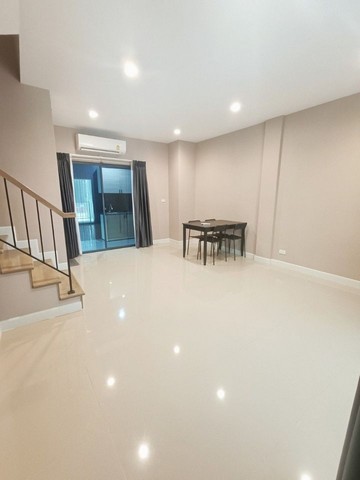 ให้เช่าทาวโฮม ใกล้ตลาดศรีเมืองนนท์  ตลาดท่าน้ำนนท์ ตลาดนนทบุรี  ย่านพระราม5 ถนนนครอินทร์ ถนนราชพฤกษ์โครงการ Verve RAMA 5