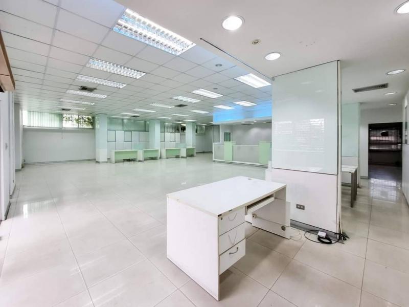 รหัสทรัพย์ R3028 ให้เช่า อาคาร 3ชั้น มีชั้นดาดฟ้าและใต้ดิน ริมถนนเพชรเกษม ใกล้บีทีเอส