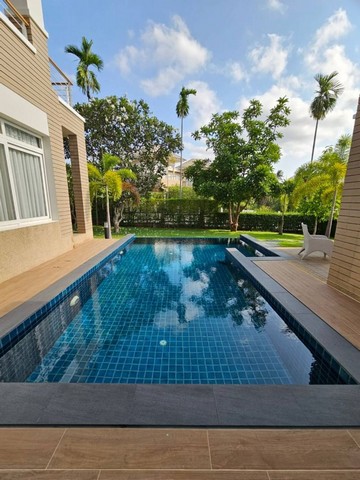 ขายบ้านหรูพัทยา นาจอมเทียน โครงการติดชายหาดส่วนตัว บ้าน 2 ชั้น มีชั้นดาดฟ้า มองเห็นทะเล