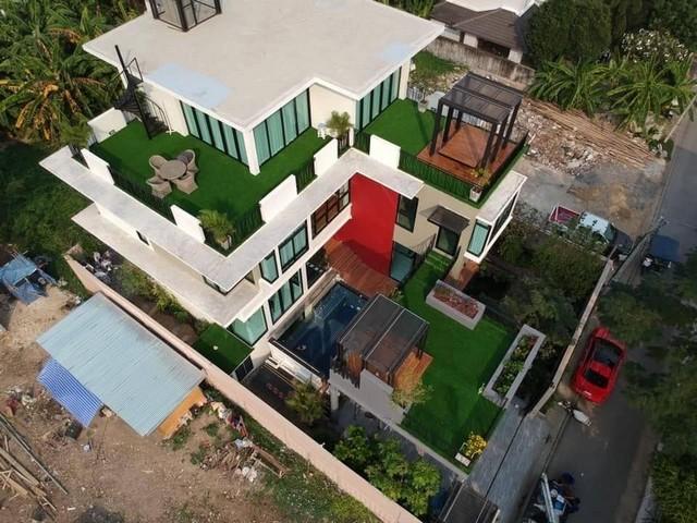 ขายบ้านเดี่ยวหรู Style Modern 3 ชั้น + 1 ชั้นใต้ดิน และดาดฟ้า 101 ตรว. กว่า 1000 ตรม ต.รวมโชค ซอยโชคชัยสี่ 54 พร้อมสระว่ายน้ำ