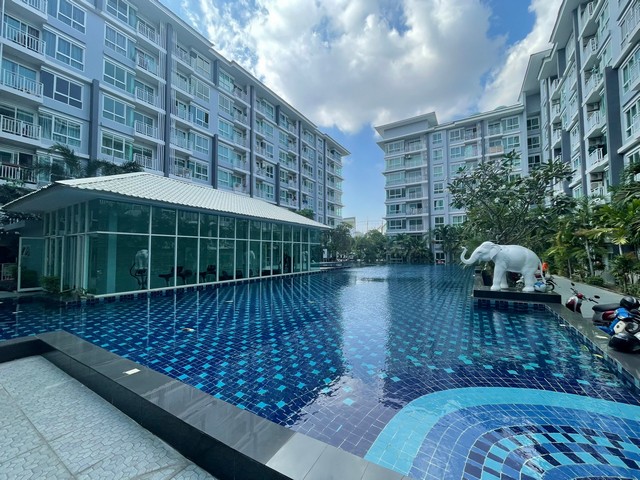   รายละเอียดเพิ่มเติม Code ID : BB 15359  ราคาขาย 1,318,600  บาท- ขนาดพื้นที่ :  25.23 - จำนวนห้อง : 1 ห้องนอน 1 ห้องน้ำ  - ชั้น : 8         - อาคาร : B พิกัดทรัพย์ :  https://maps.app.goo.gl/aYtipshCPAaRNr2C9    สถานที่ใกล้เคียง- ใกล้เทสโก้ โลตัส บ่อวิน- ใกล้โรงพยาบาลปิยะเวชช์ บ่อวิน - ใกล้โรงเรียนมารีวิทย์สอบถามเพิ่มเติม/นัดชมโทร. 097-419-5982(พลอย)โทร. 096-932-4624(ออมสิน)Line : @panaya (มี@ด้านหน้า)ปรึกษาสินเชื่อฟรี One Stop Service ดูแลตั้งแต่ต้นจนจบบริษัท ปณยาคิด�