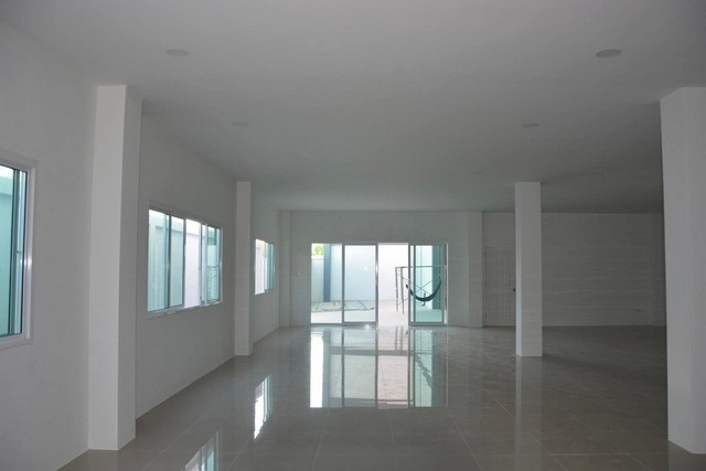 ให้เช่าโกดังสร้างใหม่ 778- 1,100 ตารางเมตร ตำบลนาดี อำเภอเมืองสมุทรสาคร