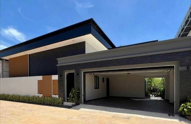 ขายบ้านหรูโมเดิร์น ลักซูรี่ ตกแต่งครบ บิ้วอินและเฟอร์นิเจอร์ พร้อมเครื่องใช้ไฟฟ้า ทุ่งกลมตาลหนัน ซอย20