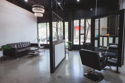 เซ้งร้านทำผม ติดถนนเรียบด่วน ฉลองรัฐ โครงการต้นซุงเก่า เพียง 290,000 บ ได้ครบทุกอย่าง