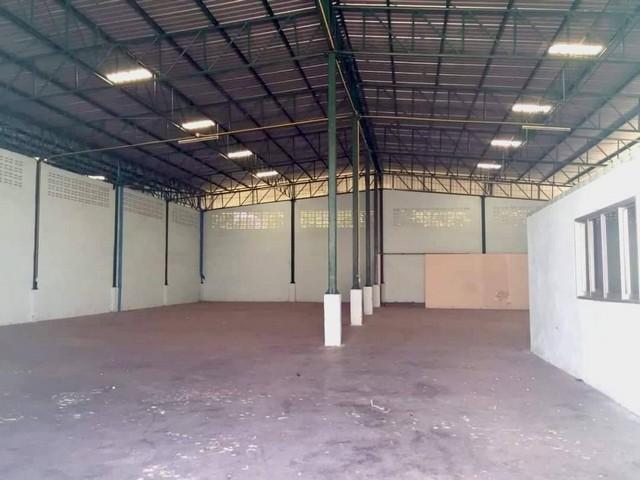 ให้เช่า โกดัง คลังสินค้าพร้อมออฟฟิศ ซอยหลังวัดหนามแดง บางพลี สมุทรปราการ พื้นที่ใช้สอย 576 ตารางเมตร 2-4 ที่จอดรถ