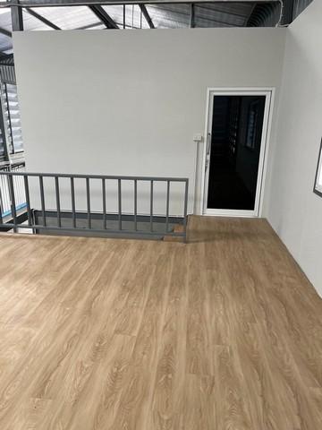 ให้เช่า โกดังพร้อมออฟฟิศ เฉลิมพระเกียรติร.9 ประเวศ พื้นที่ใช้สอย 420 ตารางเมตร  มีพื้นที่รับรอง ห้องนอน 3 ห้องน้ำ พื้นที่จอดรถ 5-6 คัน