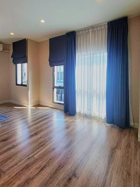 MRT แยกนนทบุรี 1 ย่านพระราม 5 ให้เช่าทาวน์โฮม 2 ชั้น สวยโครงการใหม่ 22ตรว. 120ตรม. ส่วนกลางอลังการ 3นอน 3น้ำ 2จอดรถ 4แอร์ ตลาดบางศรีเมือง