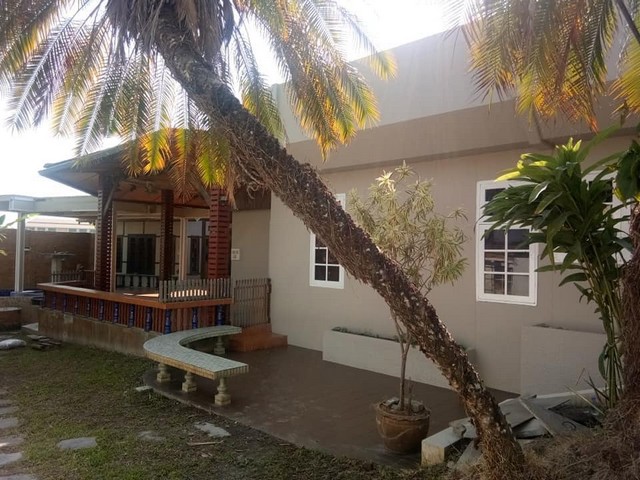 ขายบ้านตรงข้ามสนามกอล์ฟลานนา หมู่บ้านโชตนานิเวศน์  อ.เมือง จ.เชียงใหม่ เนื้อที่166ตารางวา