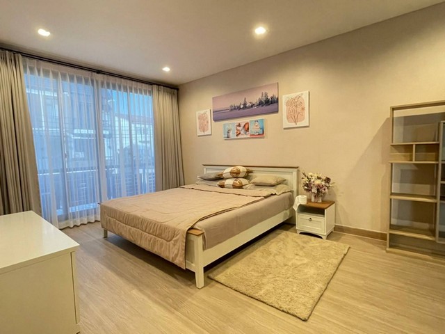 โฮมออฟฟิศหรู 6 นอน 8 น้ำ เอกมัย-รามอินทรา **พื้นที่กว้างขวาง 400 ตารางเมตร เหมาะสำหรับธุรกิจและครอบครัว**