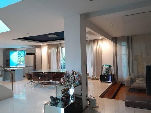 EPL-HS1133 ขายบ้านหรูหลังใหญ่ 2 ชั้นซอยรามคำแหง 118 พร้อมสระว่ายน้ำ เนื้อที่ 212 ตารางวา 5 ห้องนอน 8 ห้องน้ำ พร้อมเรือนรับรอง